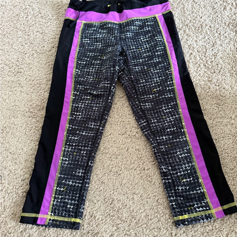 Stylish Patterned Workout Crops